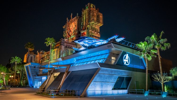 Confira a lista completa de atrações com o serviço Lightning Lane no Disneyland Resort
