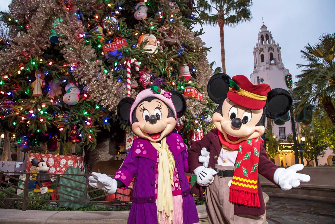 Confira a programação de Natal do Disneyland Resort